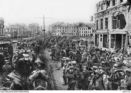 German army reserves advancing through St Quentin 1918