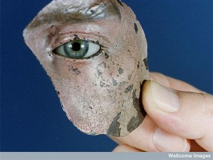  Queen Mary's Hospital from 1917 to 1921. Painted Tin Face Mask From WWI