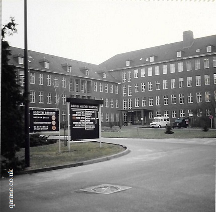 Entrance BMH Hannover Army Ambulances direction signs